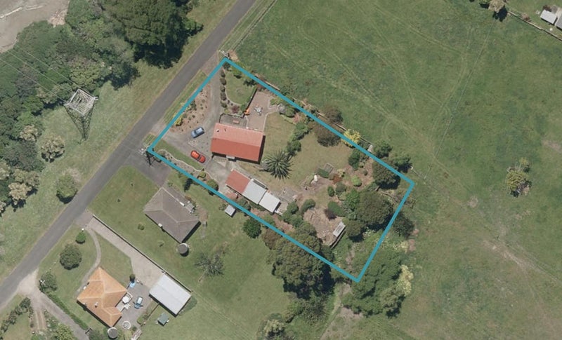 11 Takarangi Street, Putiki, Whanganui - Carousel 1
