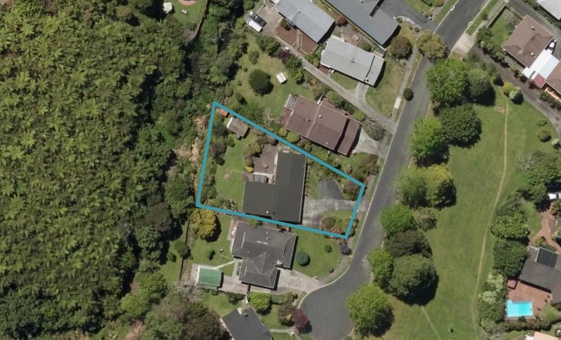10 Elgin Place, Kamo, Whangarei - Carousel 1
