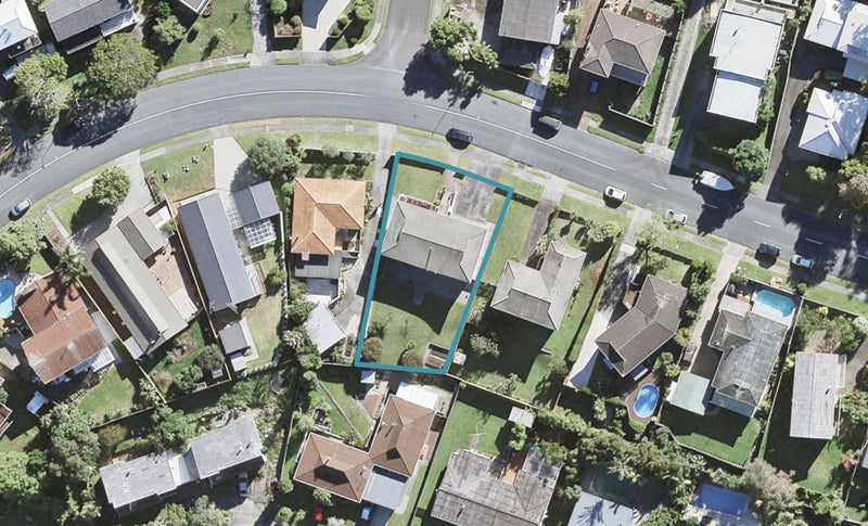 73 Stapleford Crescent, Browns Bay, Auckland - Carousel 1