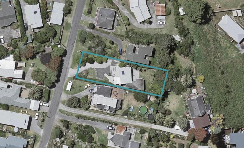9 Mckenzie Avenue, Raumati South, Paraparaumu - Carousel 1