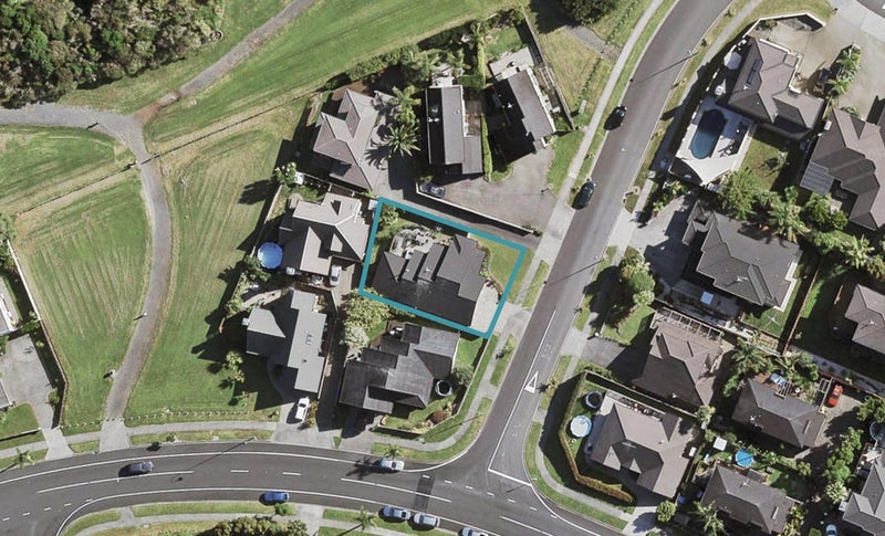 4 Dawood Place, The Gardens, Auckland - Carousel 1