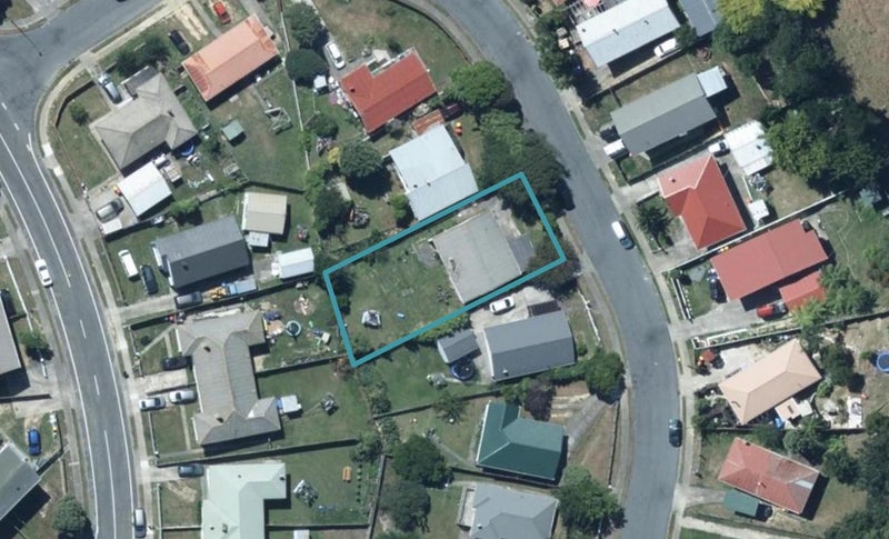 79 Arahura Crescent, Waitangirua, Porirua - Carousel 1