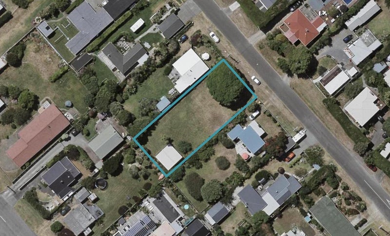 30 Hemara Street, Waikanae Beach, Waikanae - Carousel 1