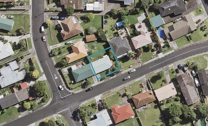 2/50 Lynmore Drive, Hillpark, Auckland - Carousel 1