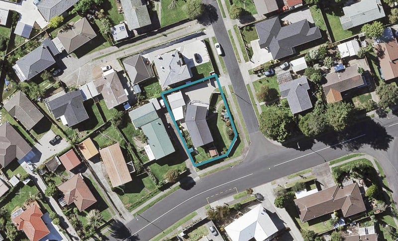 2 Kereru Place, Half Moon Bay, Auckland - Carousel 1