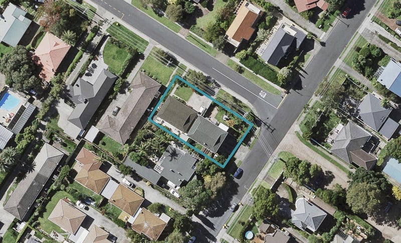 2/33 Eversleigh Road, Belmont, Auckland - Carousel 1
