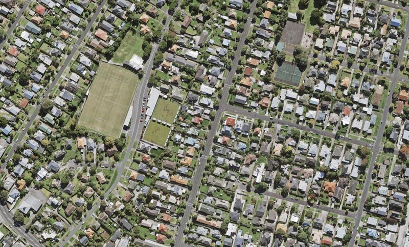 38 Renfrew Avenue, Sandringham, Auckland - Carousel 1