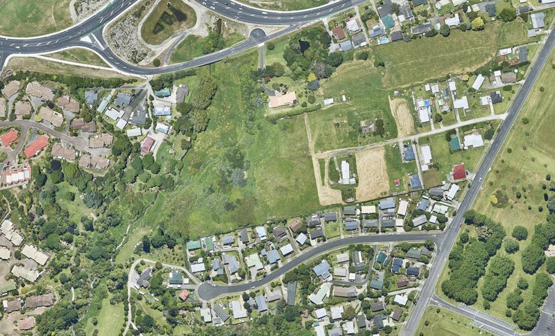31 Tapuaeotu Way, Welcome Bay, Tauranga - Carousel 1