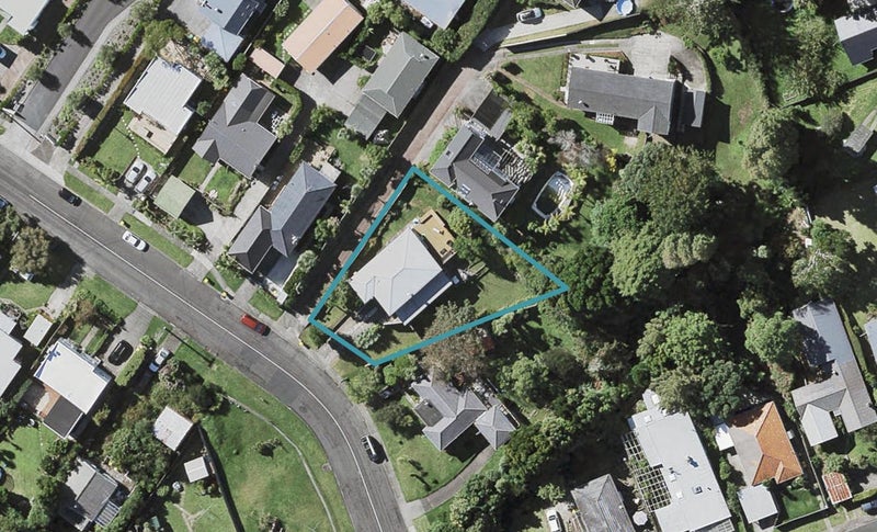 20 Coronation Street, Belmont, Auckland - Carousel 1