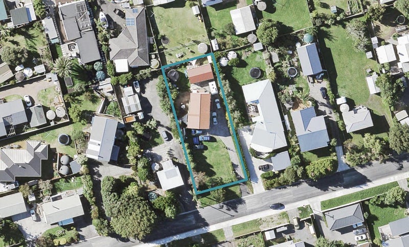 8 Third View Avenue, Beachlands, Auckland - Carousel 1