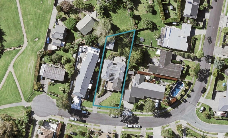 9 Oliver Twist Avenue, Mellons Bay, Auckland - Carousel 1
