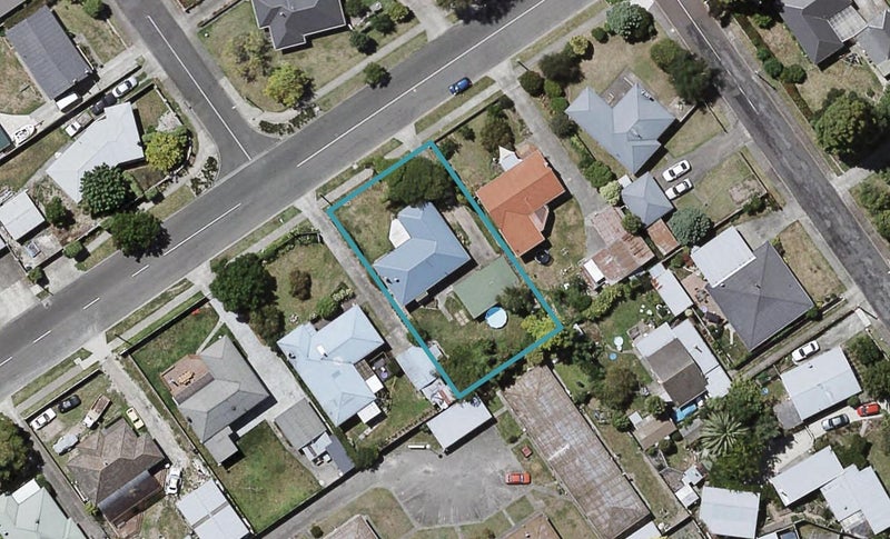 1409 Caroline Road, Mayfair, Hastings - Carousel 1