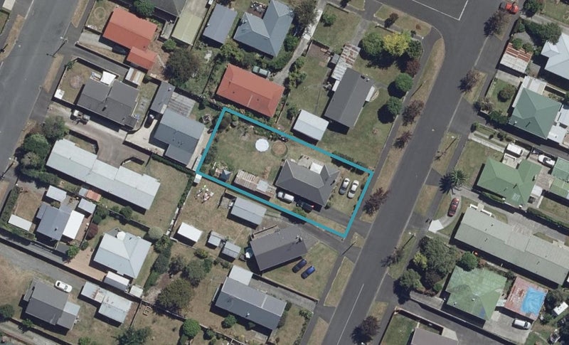40 Irvine Street, Frankton, Hamilton - Carousel 1