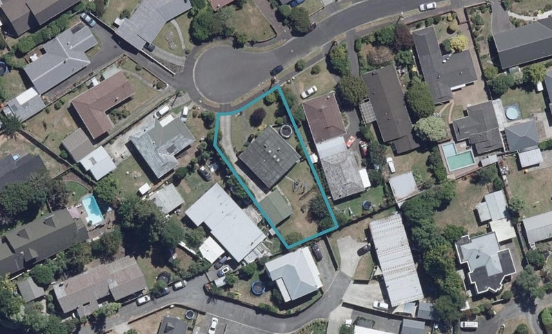 9 Lysander Place, Hillcrest, Hamilton - Carousel 1