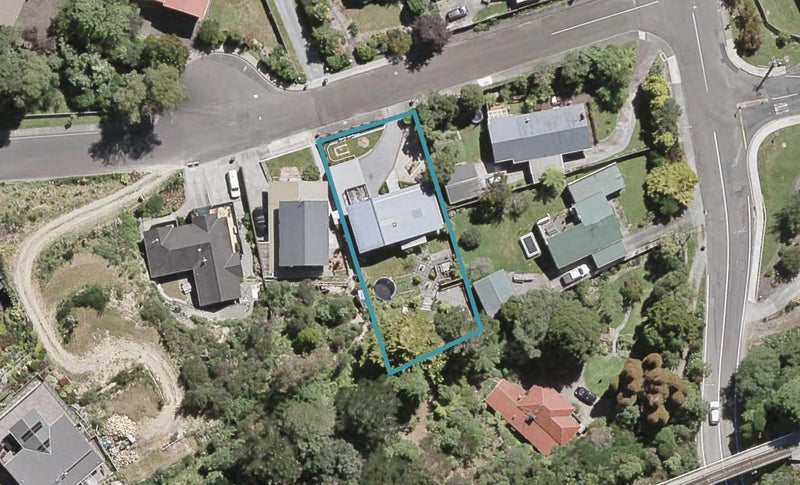 2 McCarthy Grove, Clouston Park, Upper Hutt - Carousel 1