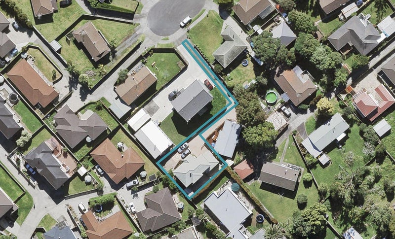 8A Patrice Place, Massey, Auckland - Carousel 1