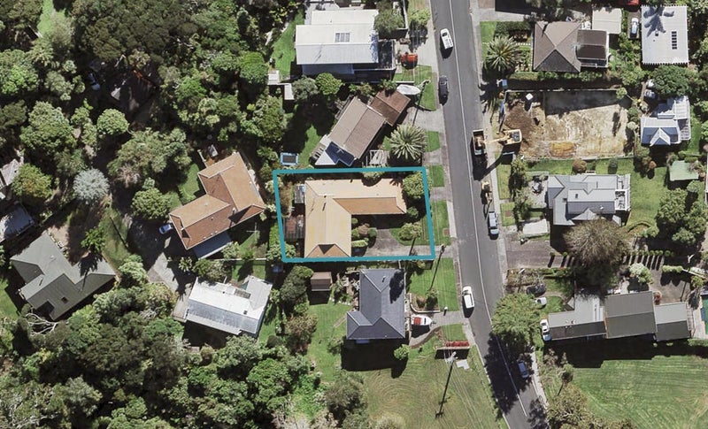 53 Colonial Road, Chatswood, Auckland - Carousel 1