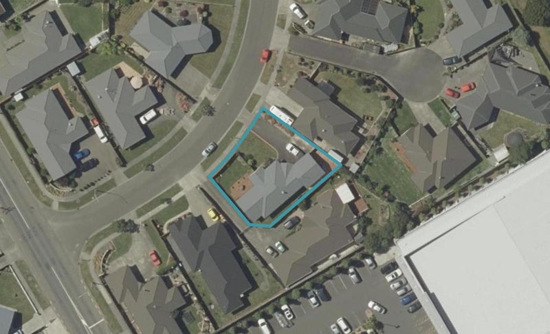 8 Daniel Place, Kelvin Grove, Palmerston North - Carousel 1