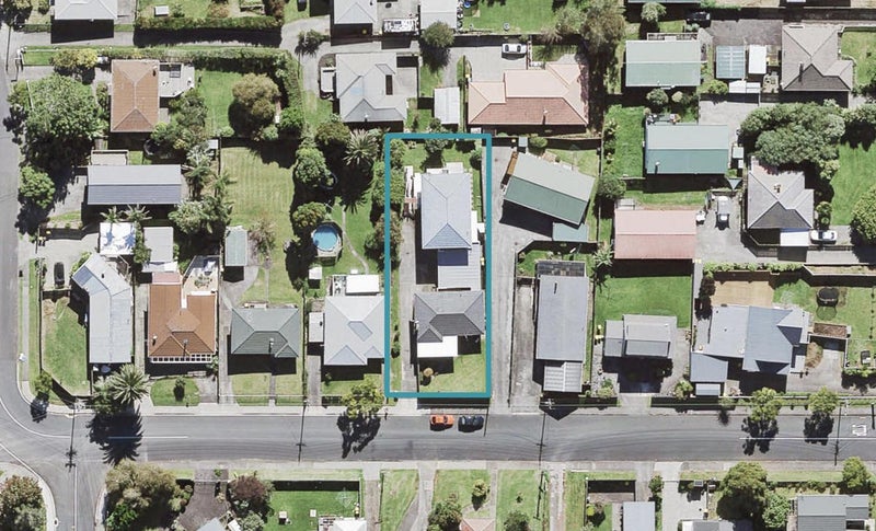 3/3 Blease Street, New Lynn, Auckland - Carousel 1