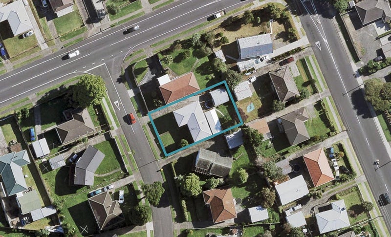 4 Hobart Crescent, Wattle Downs, Auckland - Carousel 1