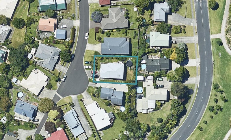 11 Tamworth Place, Gate Pa, Tauranga - Carousel 1