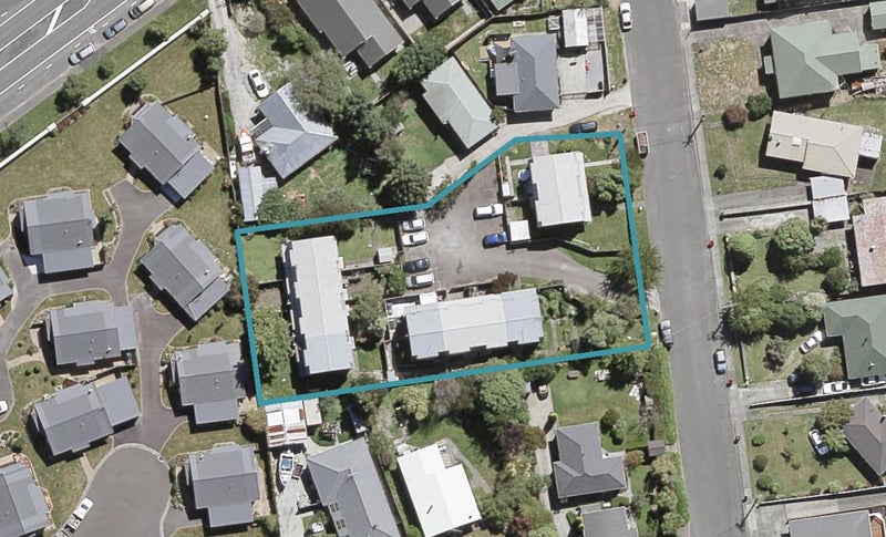 8A MONTGOMERY CRES, MAORIBANK, UPPER HUTT - Carousel 1