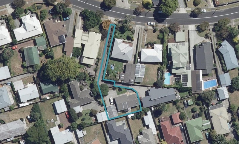 10 Laurence Street, Queenwood, Hamilton - Carousel 1
