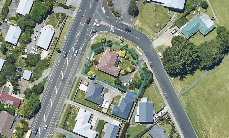 1118 Cameron Road, Gate Pa, Tauranga - Carousel 1