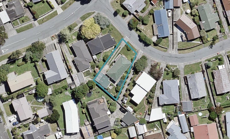 4 Haylock Grove, Totara Park, Upper Hutt - Carousel 1