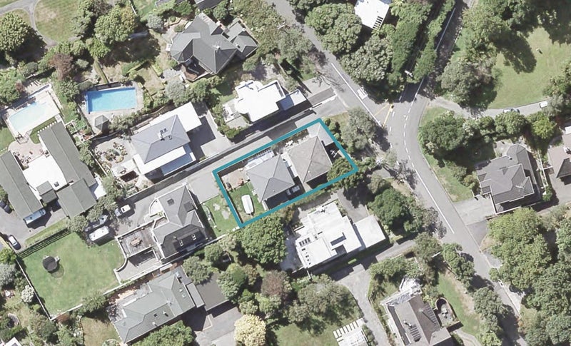 35B Cheviot Road, Lowry Bay, Lower Hutt - Carousel 1