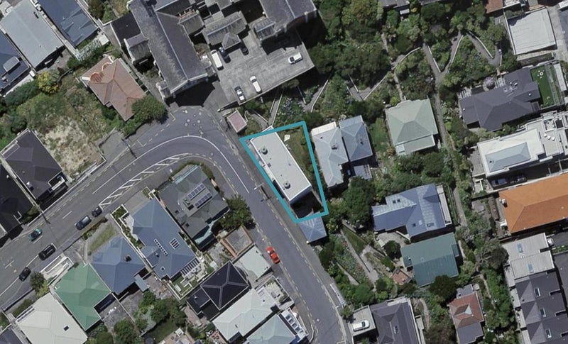 10/2 Oriental Terrace, Mount Victoria, Wellington - Carousel 1