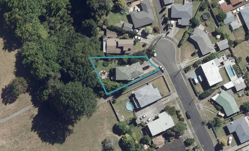 17 Paulette Place, Queenwood, Hamilton - Carousel 1