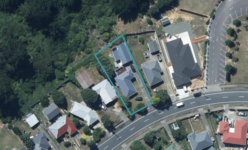 105 Castor Crescent, Cannons Creek, Porirua - Carousel 1