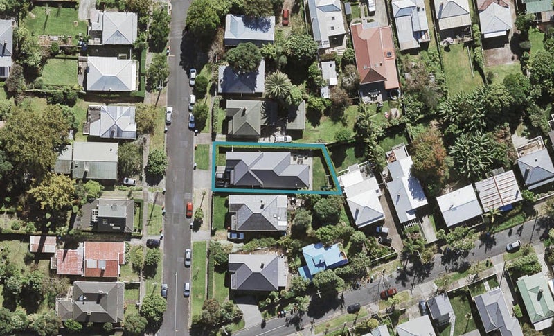 27 Kingsland Avenue, Kingsland, Auckland - Carousel 1