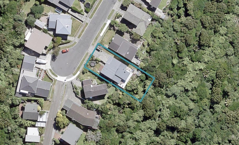 9 Laurel Grove, Maungaraki, Lower Hutt - Carousel 1