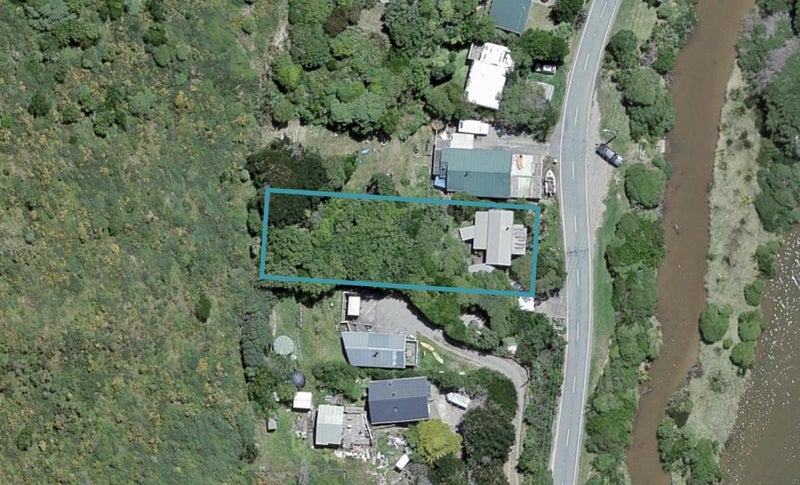 1063 Makara Road, Makara Beach, Karori - Carousel 1