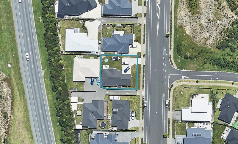 290 Lakes Boulevard, Pyes Pa, Tauranga - Carousel 1