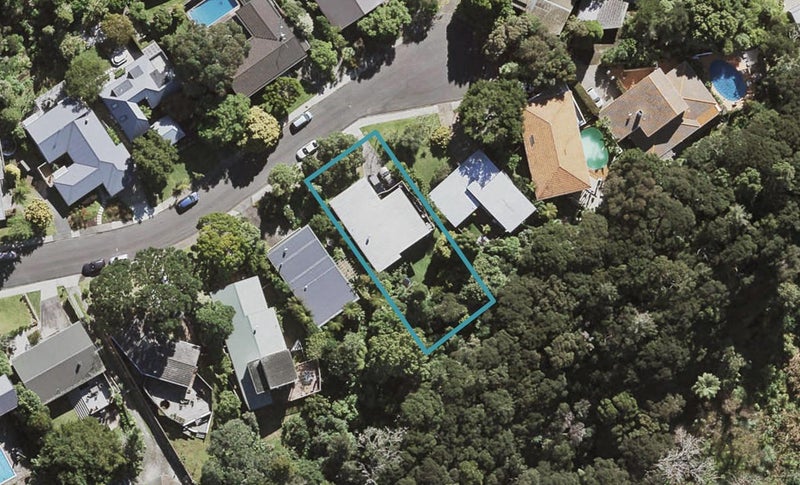 17 Learmonth Avenue, Birkenhead, Auckland - Carousel 1