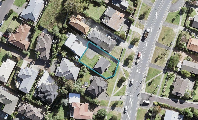 868 East Coast Road, Northcross, Auckland - Carousel 1