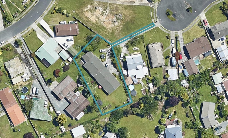 12A Urquhart Place, Fairy Springs, Rotorua - Carousel 1