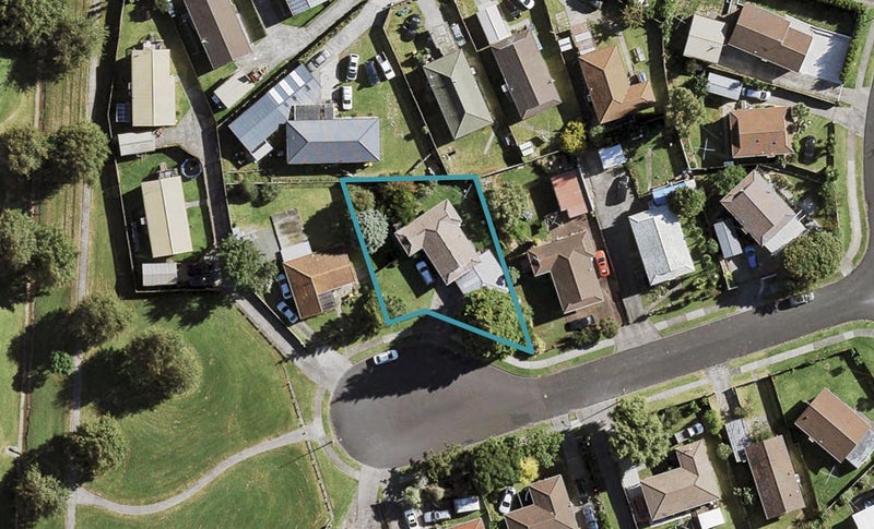 7 Blackgate Place, Weymouth, Auckland - Carousel 1