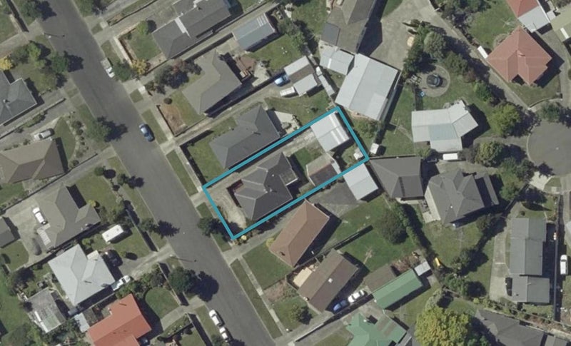 33 Karamea Crescent, Kelvin Grove, Palmerston North - Carousel 1
