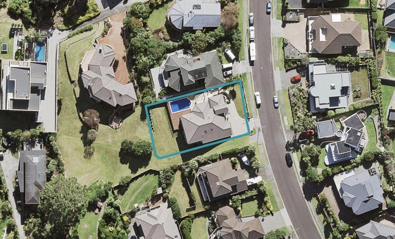 12 Marco Polo Avenue, Lynfield, Auckland - Carousel 1