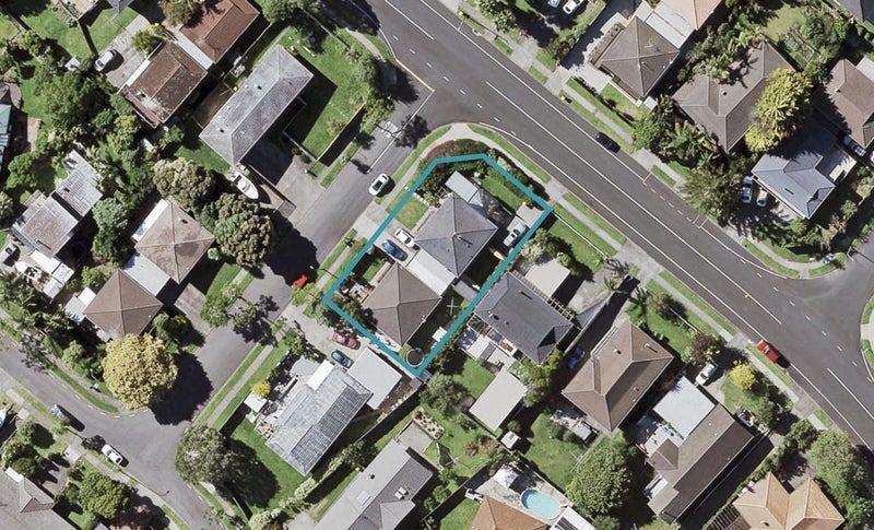 1/2 Birman Close, Half Moon Bay, Auckland - Carousel 1