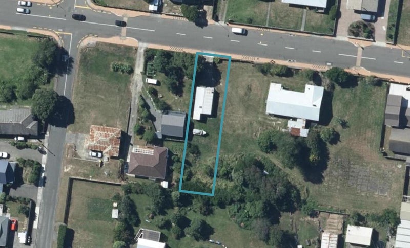 15 Te Hiko Street, TAKAPUWAHIA, PORIRUA - Carousel 1