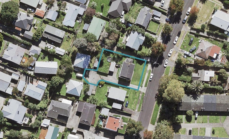 8 Pine Street, New Lynn, Auckland - Carousel 1