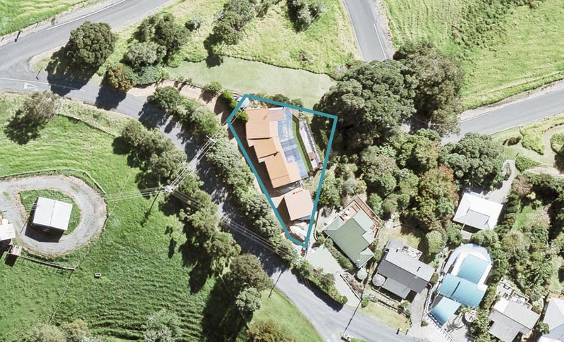 1 Jackson Crescent, Mahurangi East, Warkworth - Carousel 1