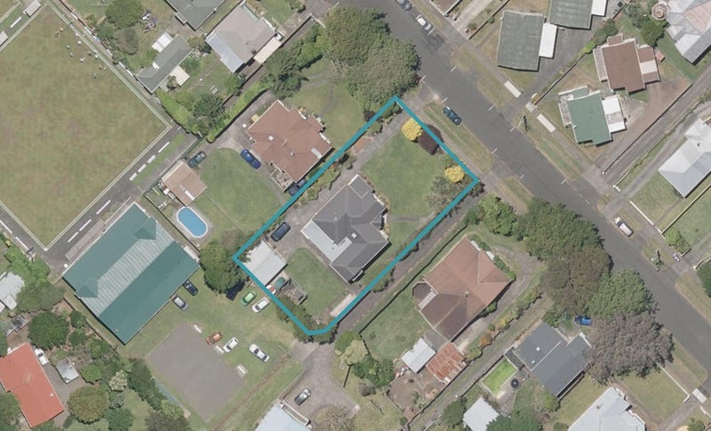 7 Caius Avenue, Gonville, Whanganui - Carousel 1