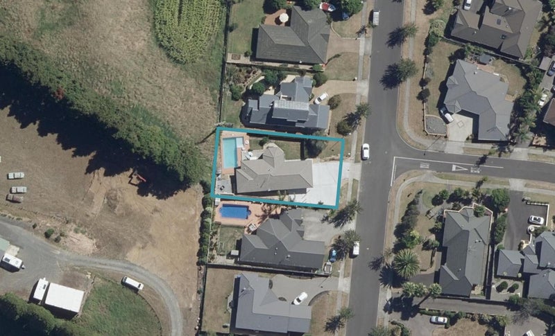 308 Grandview Road, Western Heights, Hamilton - Carousel 1
