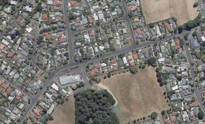 90 Masters Avenue, Hillcrest, Hamilton - Carousel 1